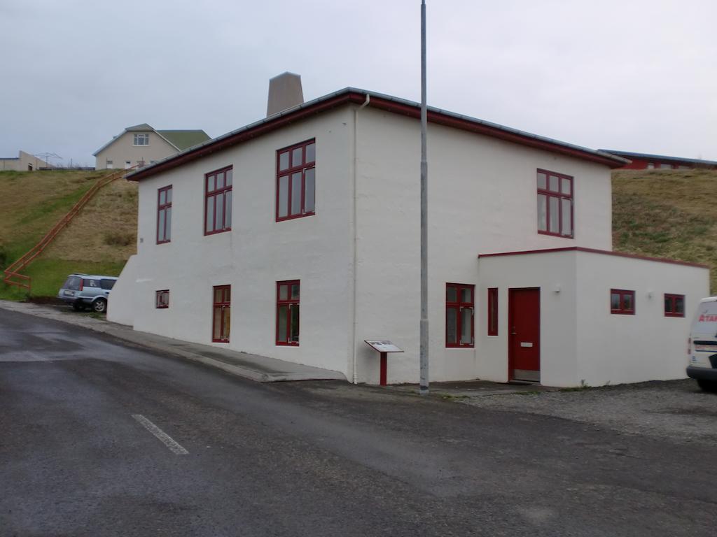 Guesthouse Tilraun Blonduos Exteriör bild